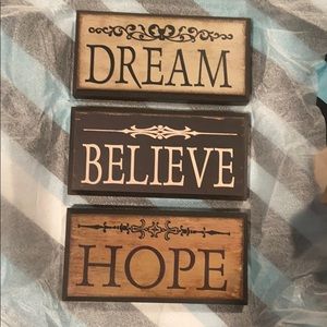 New Three Piece Sign Set